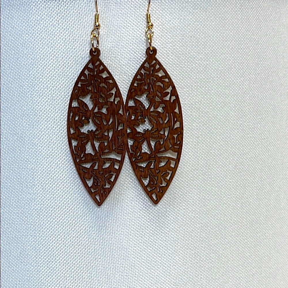 Elegant Brown Filigree Earrings
